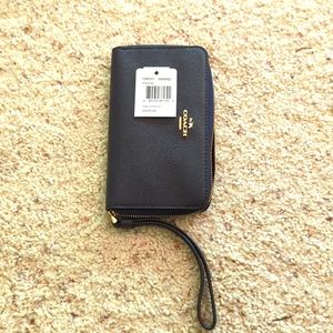 Coach Navy Blue Wristlet with Gold Zipper. NEW.